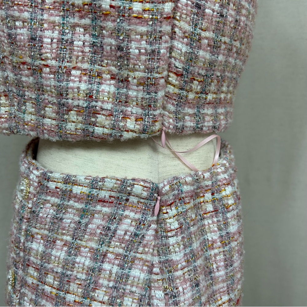 NWT HOUSE OF HARLOW 1960
Pixie Dust Tweed 2-Piece Set - Picture 5 of 12